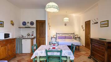 Camera Comfort, 2 letti matrimoniali, angolo cottura, vista piscina | Biancheria in cotone egiziano, biancheria da letto di alta qualità
