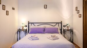 Comfort Room, 2 Double Beds, Kitchenette, Pool View | Egyptian cotton sheets, premium bedding, down comforters, desk