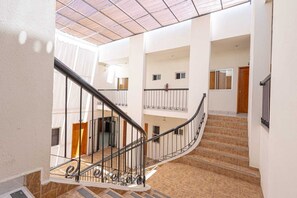 Desk, free WiFi, bed sheets - Hotel Salvatierra (La Paz)