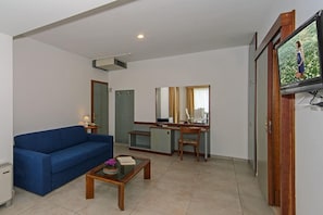 Ropa de cama de alta calidad y minibar 