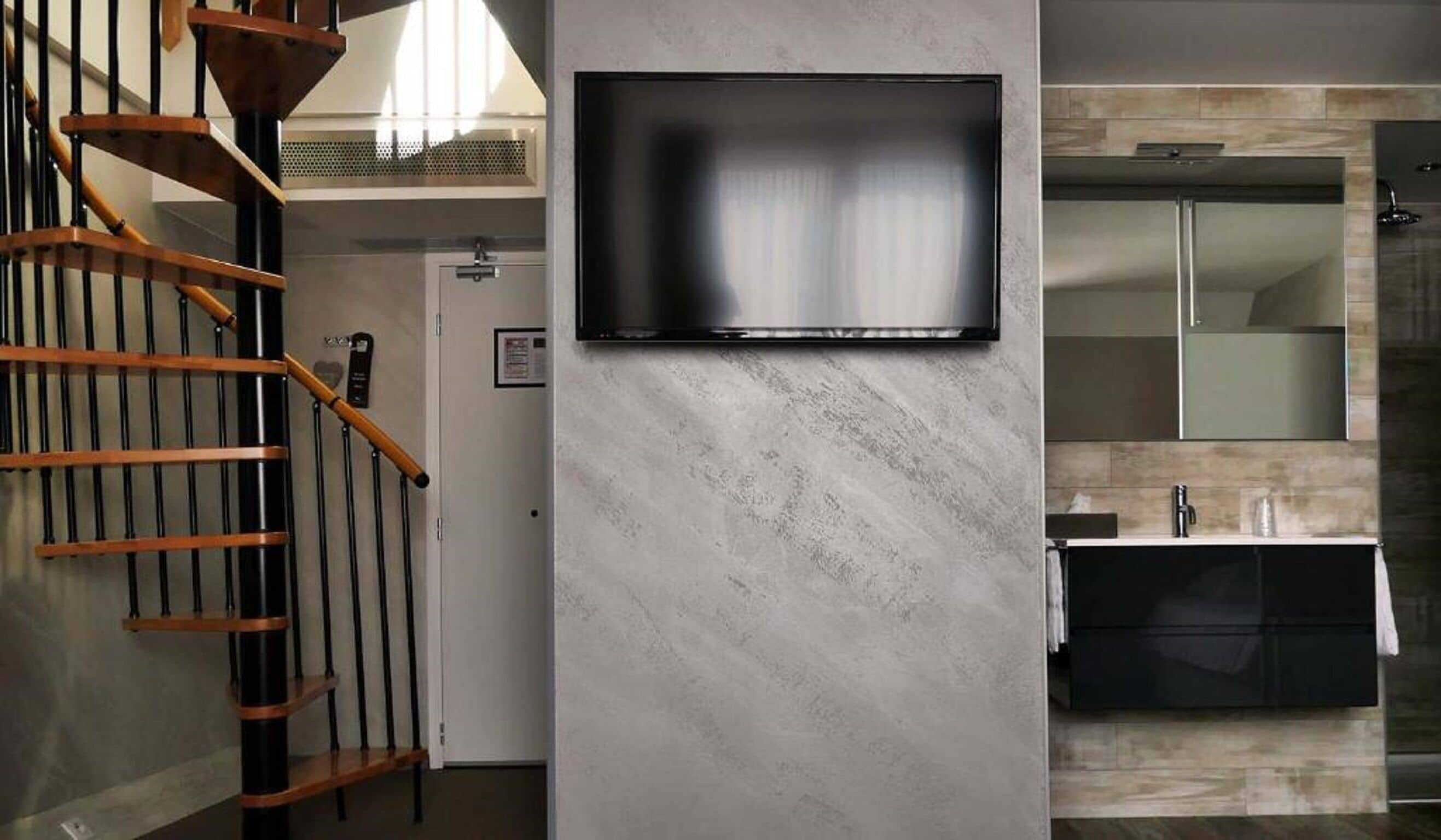 premium bedding, in-room safe, desk, soundproofing