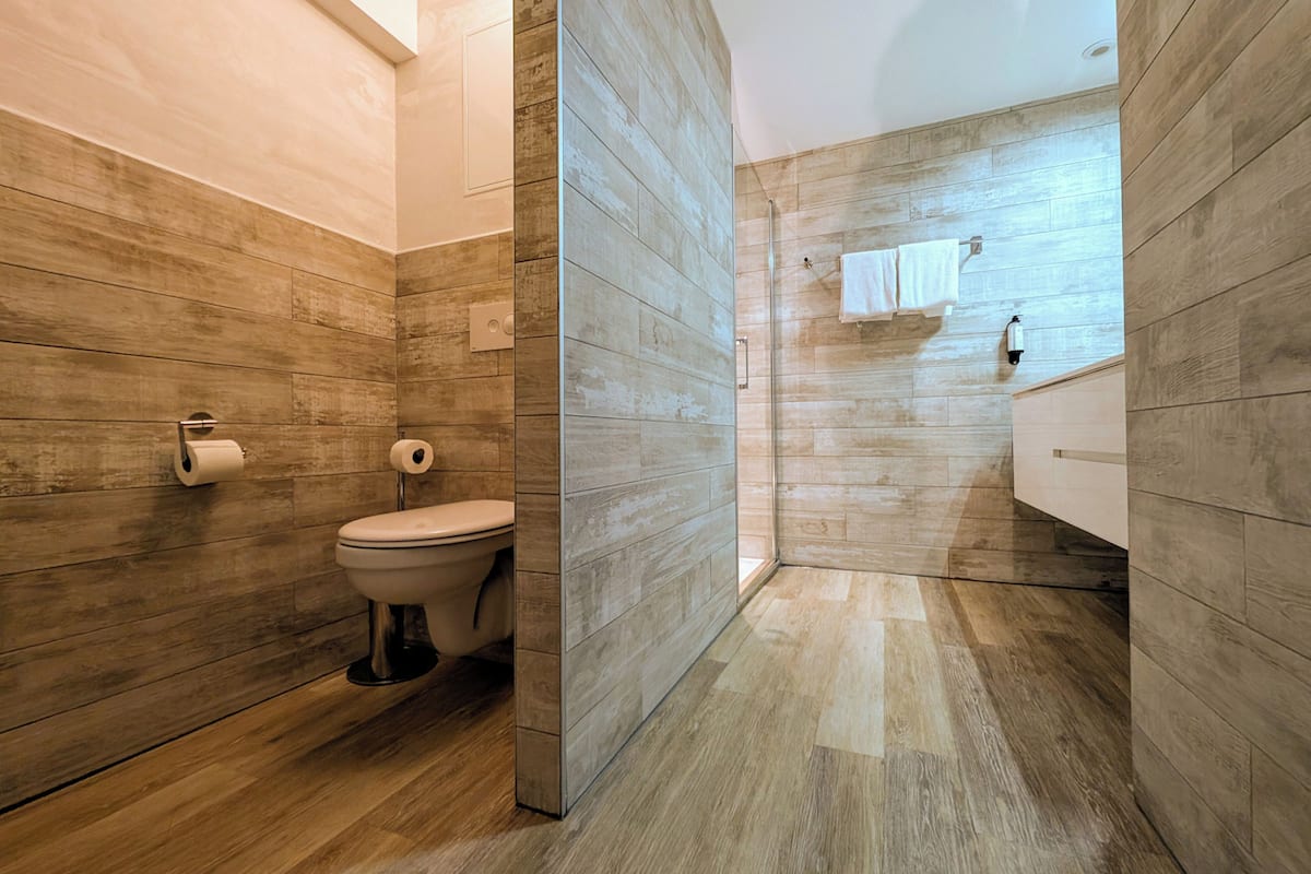 family room | bathroom | free toiletries, hair dryer, towels, toilet paper