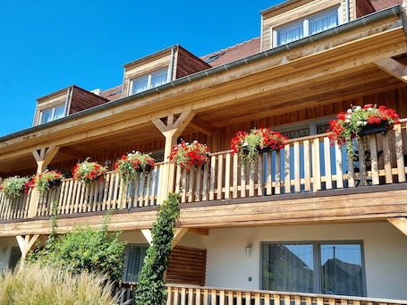 住宿正面. 勒多梅尔酒店