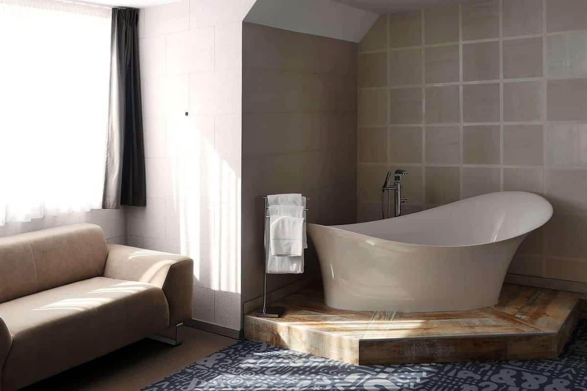 premium bedding, in-room safe, desk, soundproofing