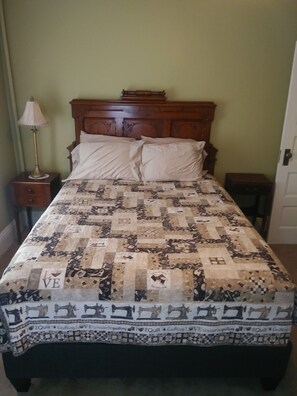 Room, 1 Queen Bed, Ensuite, River View