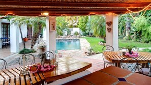 Outdoor dining