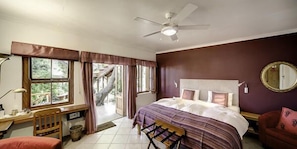 Kamar Standar | Seprai premium, brankas, dan didekorasi berbeda-beda