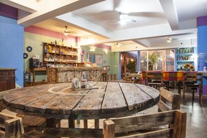 Desayuno buffet diario (USD 15 por persona)