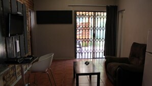 Luxury Apartment | Living area - 94onWild (Pretoria)