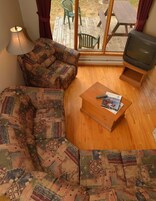 Classic Cottage, 2 Bedrooms, Mezzanine | Living room | TV, fireplace, table tennis