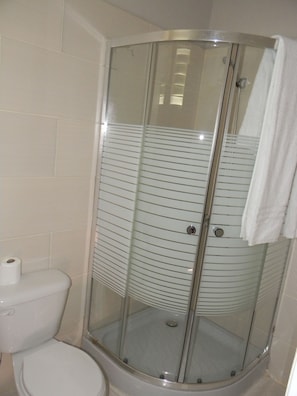 Double Room | Bathroom | Shower