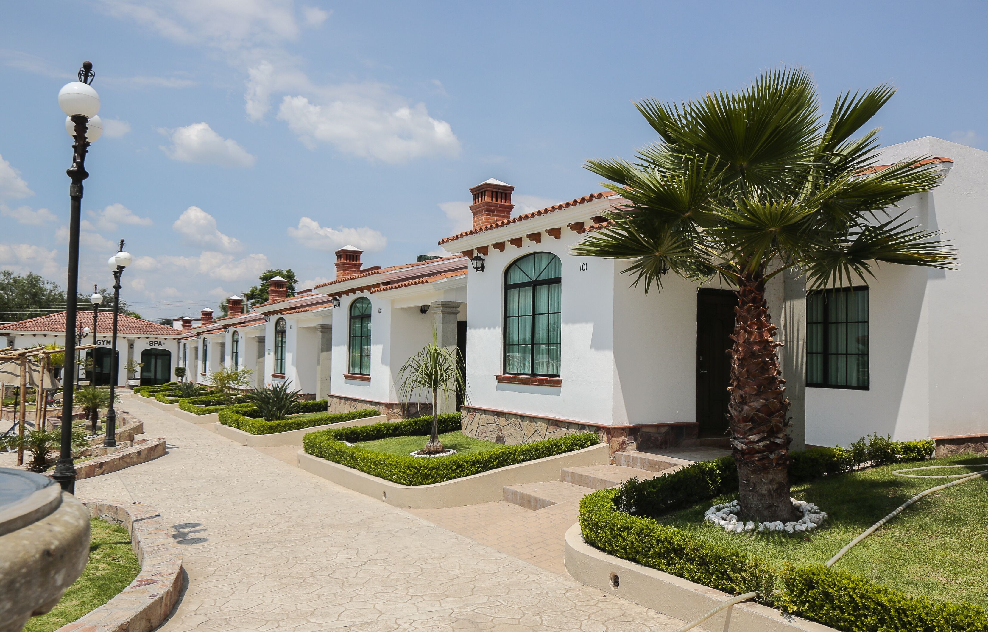 Suite Premier, 1 habitación, bañera de hidromasaje | 1 dormitorio, caja fuerte, escritorio y cunas (de pago)