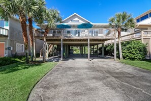 House, 4 Bedrooms | Property grounds - Redecorated Pet Friendly Home by RedAwning (Fernandina Beach)