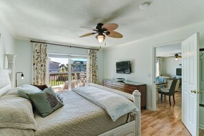 House, 4 Bedrooms | 4 bedrooms, free WiFi, bed sheets - Redecorated Pet Friendly Home by RedAwning (Fernandina Beach)