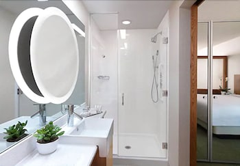 Desk, laptop workspace, iron/ironing board, free WiFi at Springhill Suites by Marriott Charleston Mount Pleasant