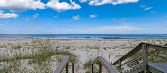 Dog Friendly Oceanfront Beach House by RedAwning