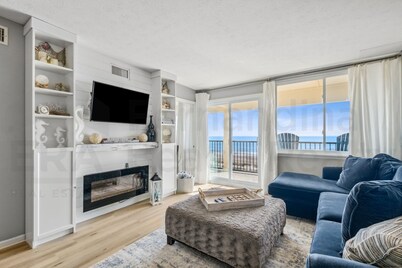 Coral Sands Beautiful Condominium by RedAwning