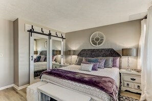 Condo, 2 Bedrooms