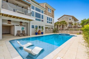 Maison, 6 chambres | Piscine | Piscine extérieure, chaises longues