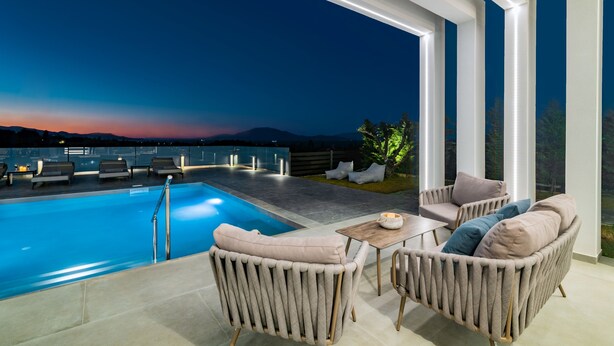 Outdoor pool, sun loungers - Vatia Villas (Zakynthos)