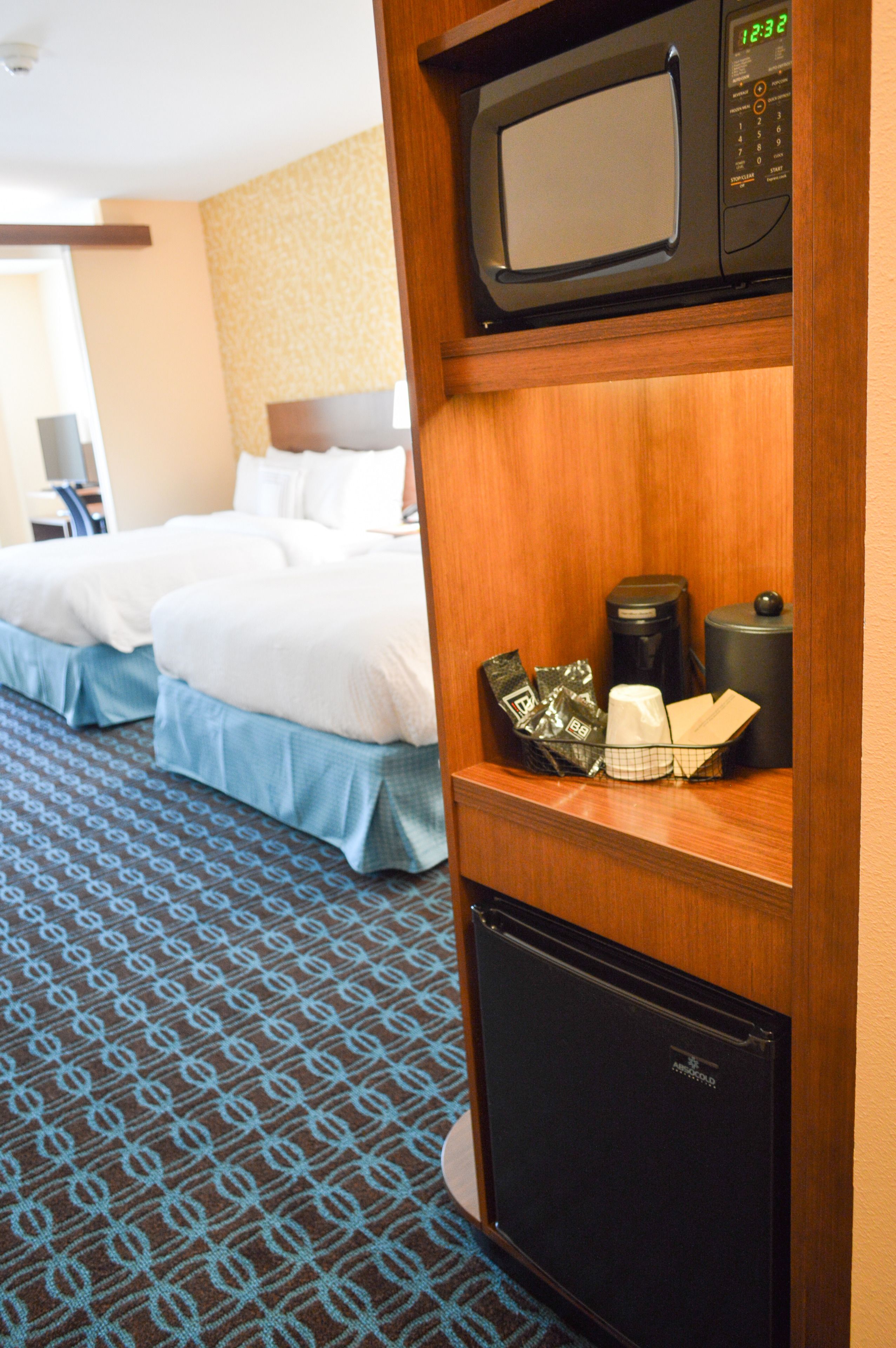 suite, multiple beds, non smoking | room amenity