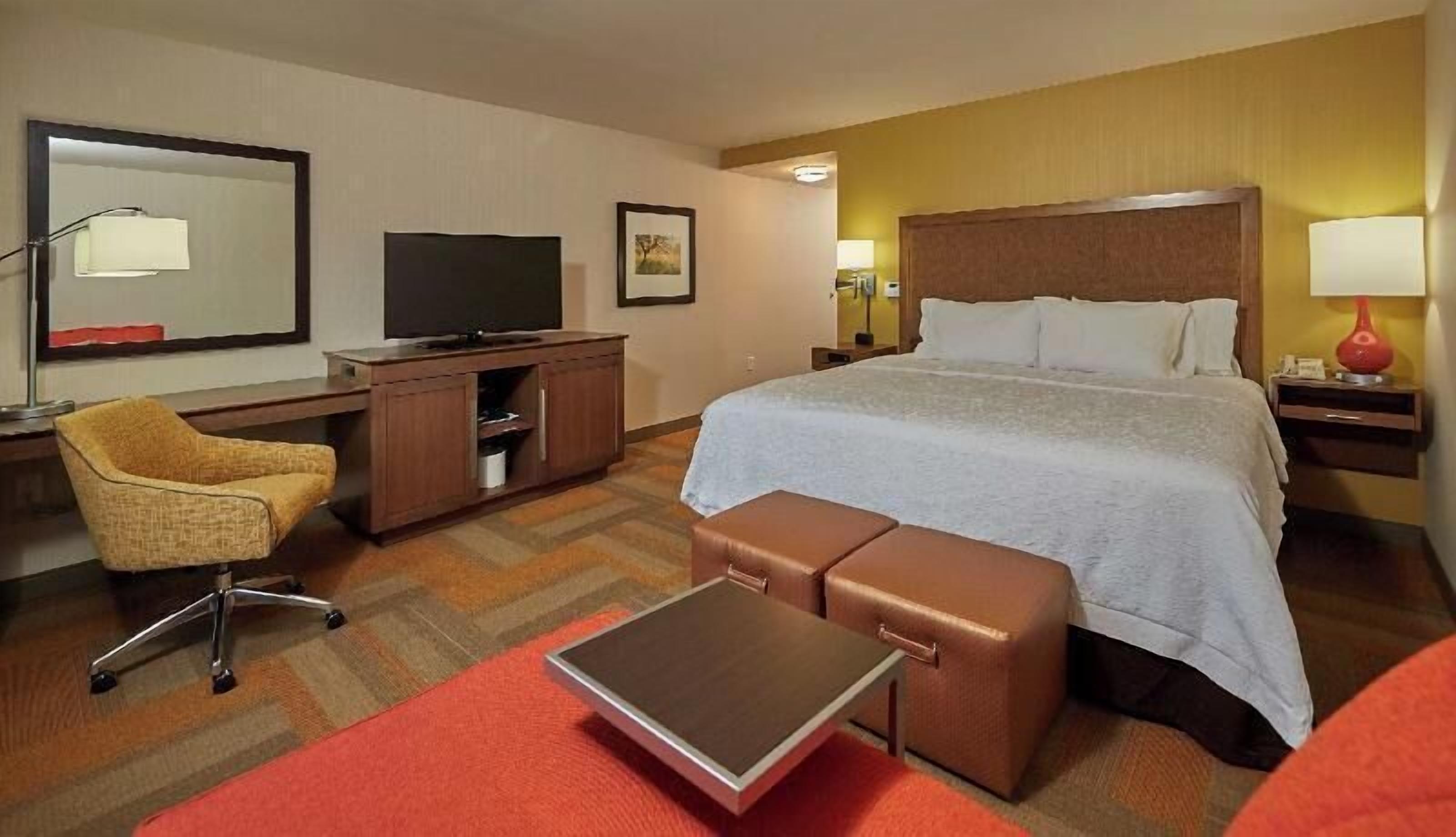 Travel cot, free rollaway beds, free WiFi, bed sheets