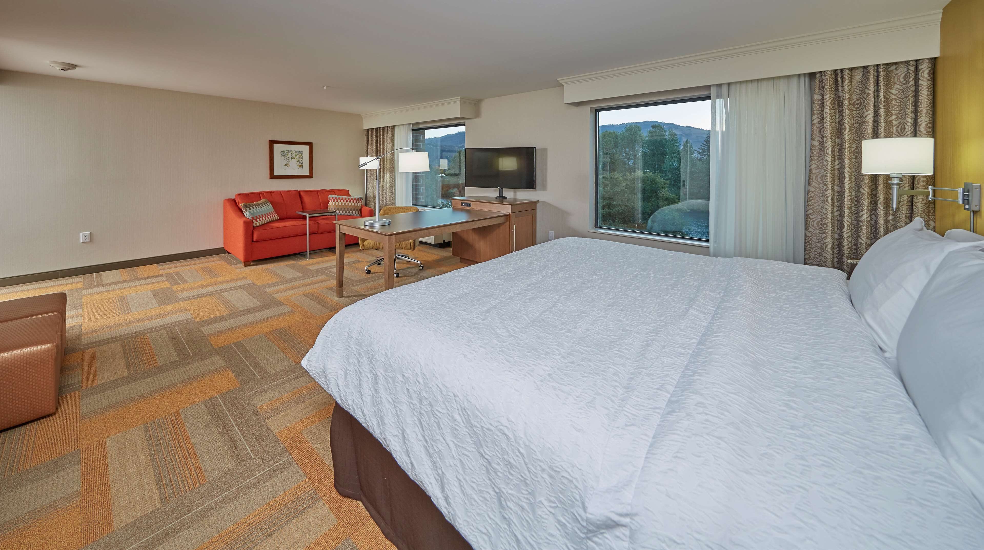 travel cot, free rollaway beds, free wifi, bed sheets