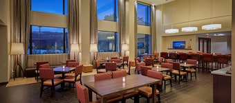 Hampton Inn & Suites Hood River