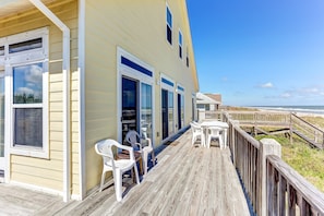 House, 3 Bedrooms | Outdoor dining
