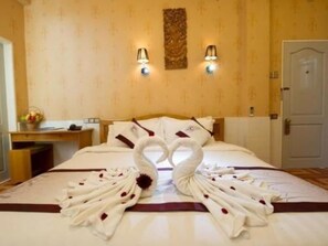 Minibar, in-room safe, desk, blackout drapes - Smart Hotel (Mandalay)