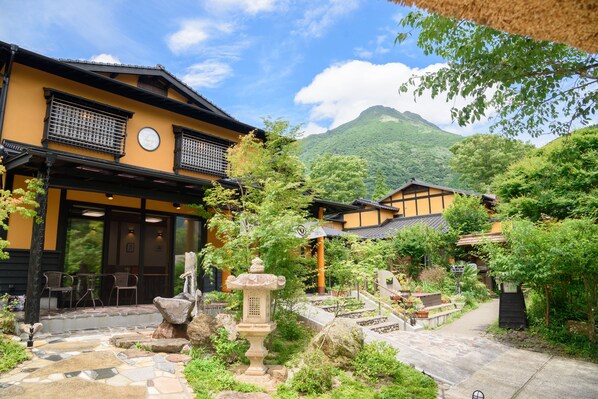 Exterior - Kaede no Shoja (Yufu)