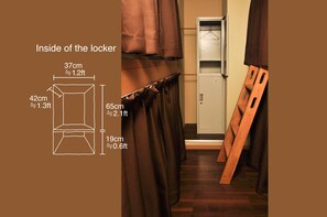 14 beds mixed dorm with shared bathroom | In-room safe, free WiFi, bed sheets