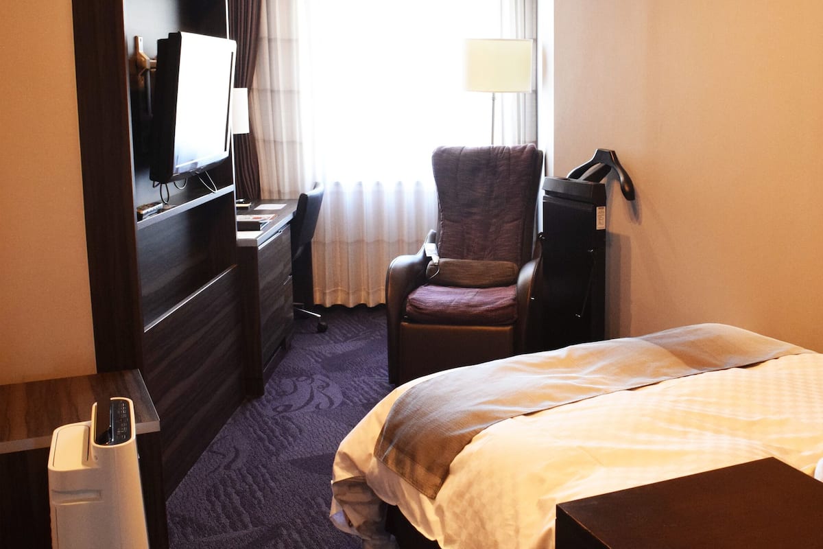 In-room safe, free WiFi