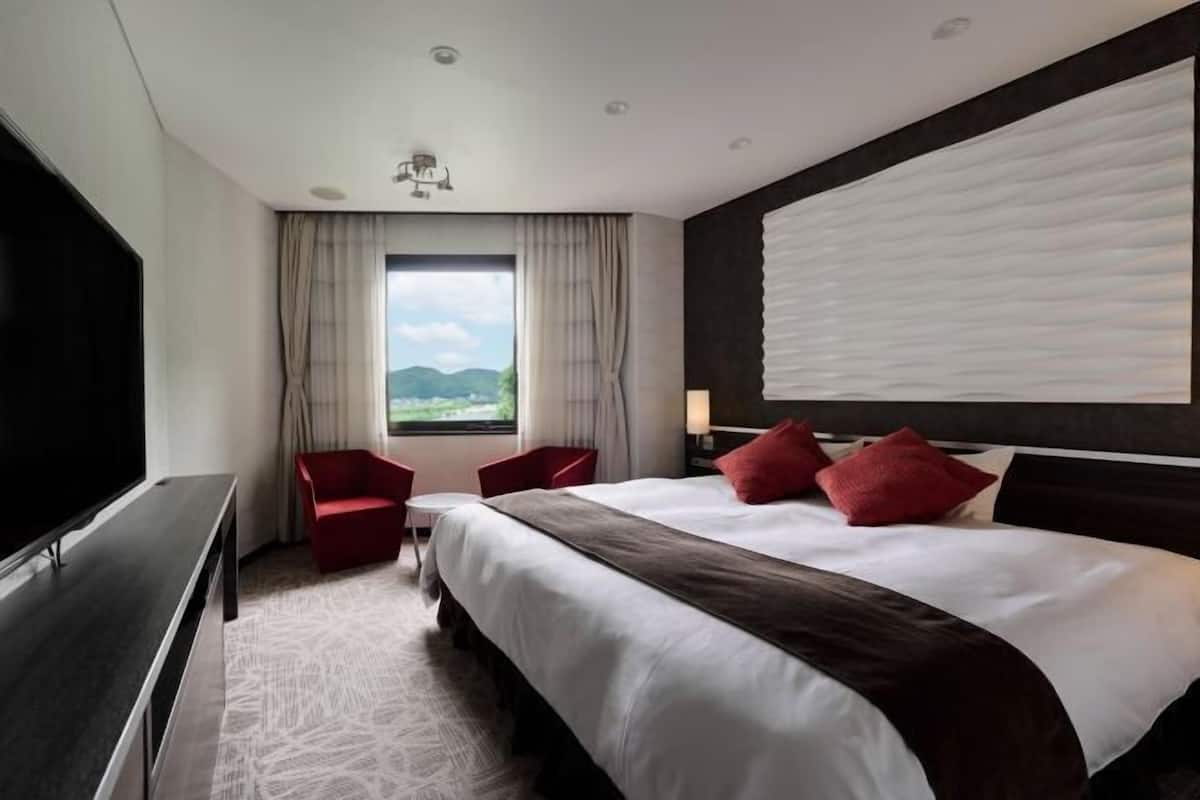 Tallelokero huoneessa, ilmainen Wi-Fi