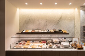 Daily buffet breakfast for a fee