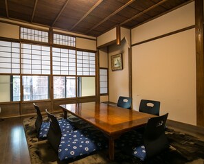 Traditional Townhome | In-room dining