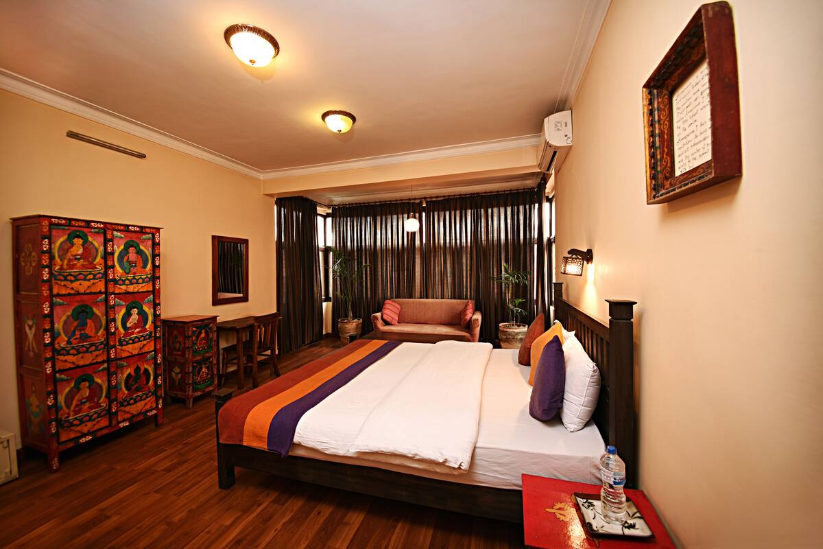 1 bedroom, in-room safe, desk, WiFi (free)