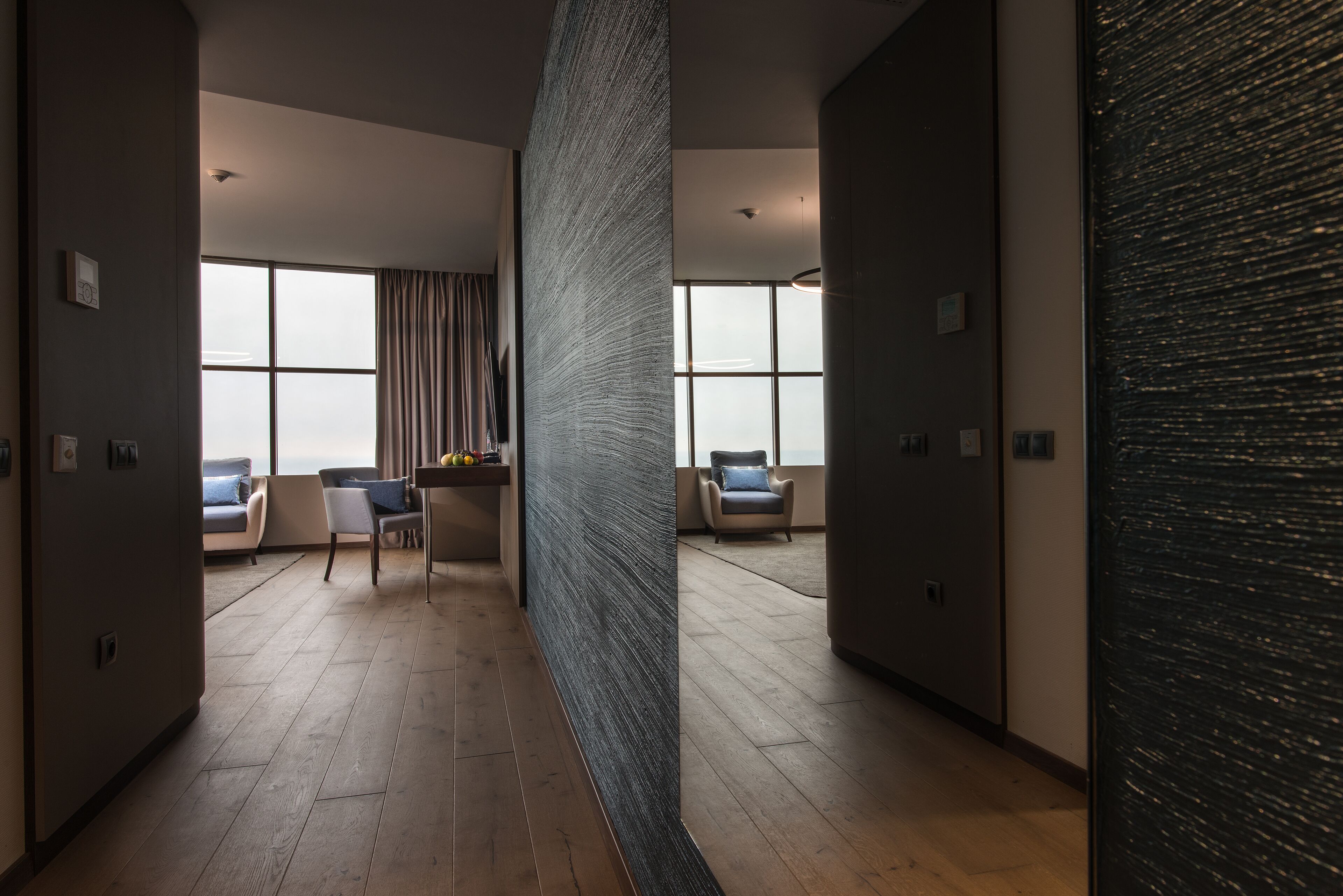 Ropa de cama de alta calidad y minibar 