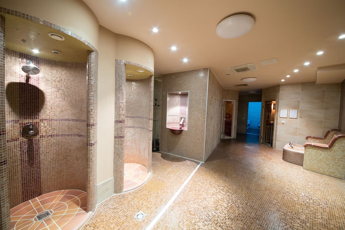 couples treatment room(s), sauna, steam room, turkish bath/hammam