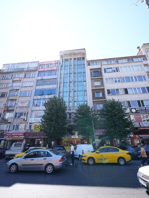 Front of property - No 139 Apartments (Istanbul)