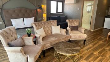 ์ํผ๋ฆฌ์ด ์คํ๋์ค ์ค์ํธ, ๋ถ์ฌ์ ์์กฐ, ์๋ด ์ ๋ง | 1 ๊ฐ์ ์นจ์ค, ๊ฐ์ค ๋ด ๊ธ๊ณ , ์๋ง ์ปคํผ, ๋ค๋ฆฌ๋ฏธ/๋ค๋ฆฌ๋ฏธํ