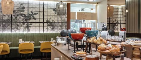 TĂ€gliches inbegriffenes kontinentales FrĂŒhstĂŒck