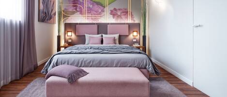 Suite | In-room safe, blackout drapes, bed sheets