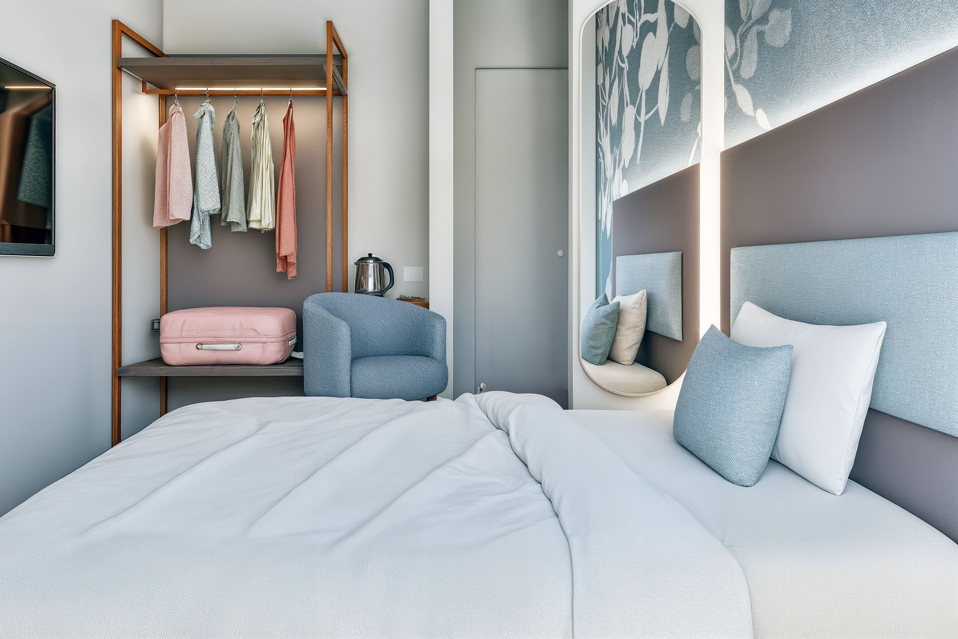 Single Room | In-room safe, blackout drapes