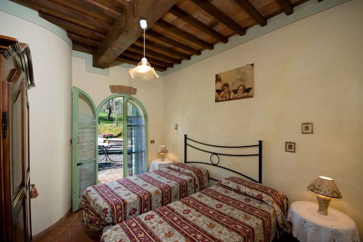 1 bedroom, iron/ironing board, free WiFi