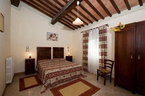 1 bedroom, iron/ironing board, free WiFi