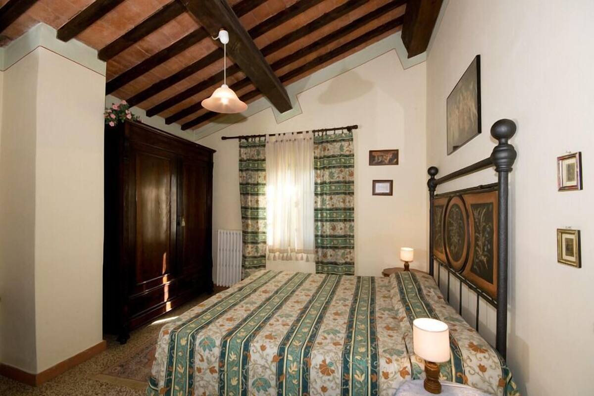 1 bedroom, iron/ironing board, free WiFi