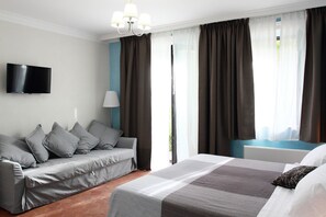 Premium bedding, minibar, in-room safe, desk