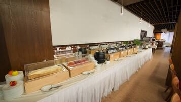 Free daily buffet breakfast