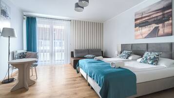 Dreibettzimmer | Bügeleisen/Bügelbrett, kostenloses WLAN, Bettwäsche